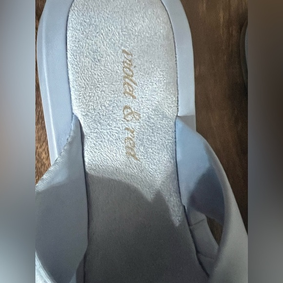 NWT-Violet & Red Women’s Blue Sandal with Bow Front - Picture 4 of 6